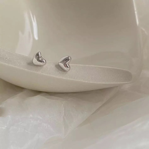 Small Silver Heart Needle Stud Earrings - Picture 3 of 6